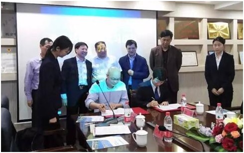 ky体育(中国)官方网站侨亚公司参加赴日护理技能实习项目推介会并签署战略合作协议