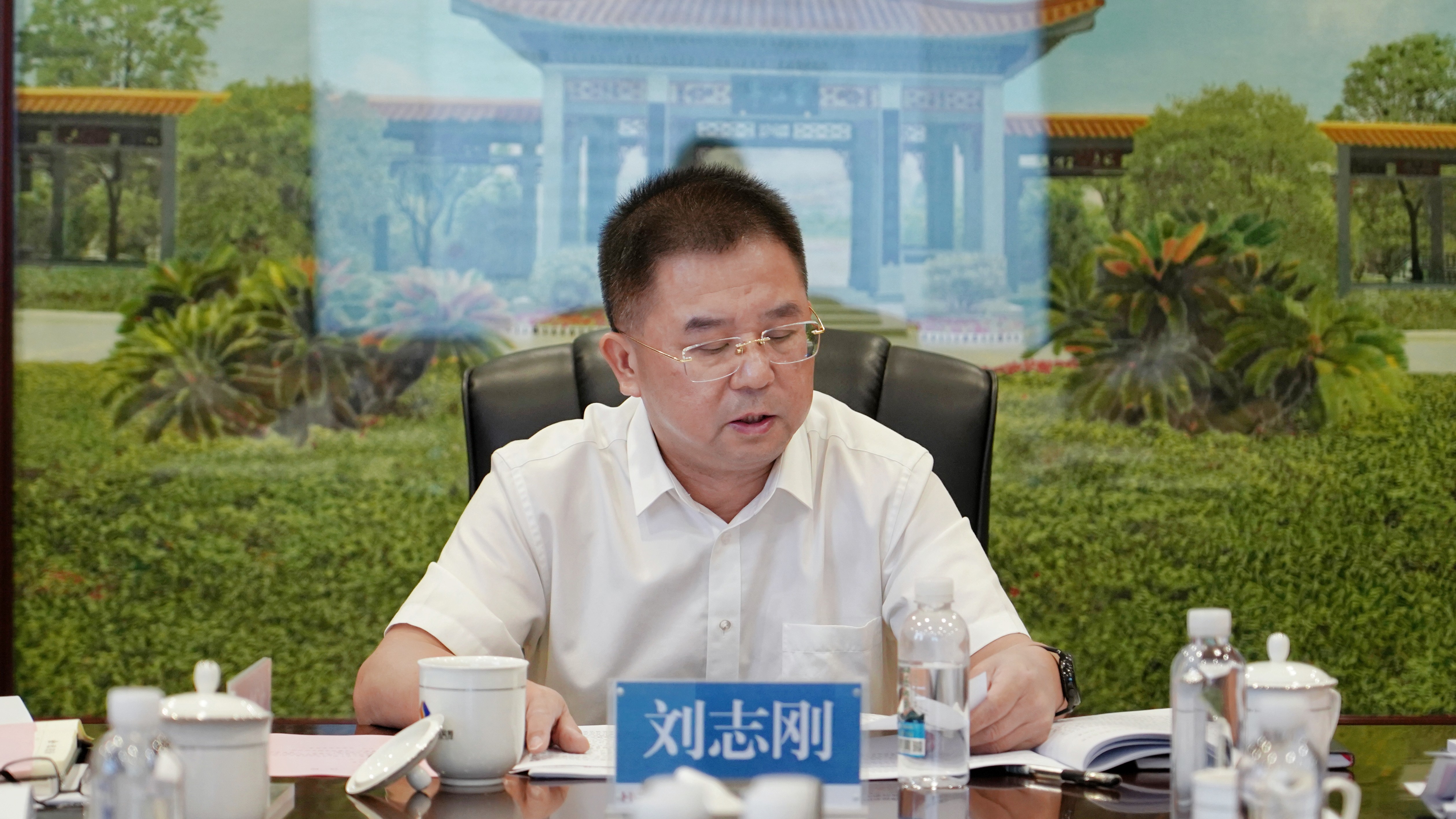 ky体育(中国)官方网站召开2025年上半年经营分析会 ky体育(中国)官方网站召开2025年上半年经营分析会